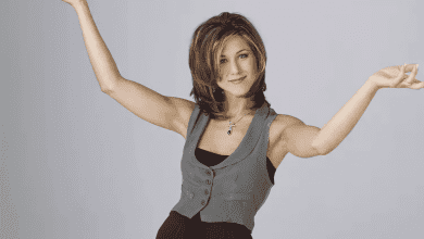 Rachel Green's Enduring Style: 10 Iconic Outfits That Defined the '90s