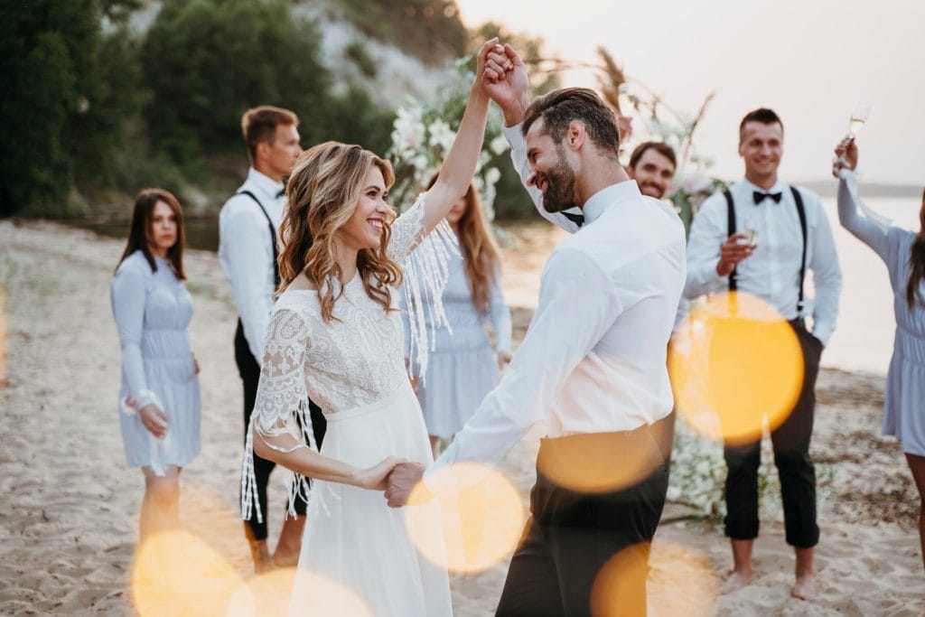 12 Ideas for Beach Guest Wedding Outfits