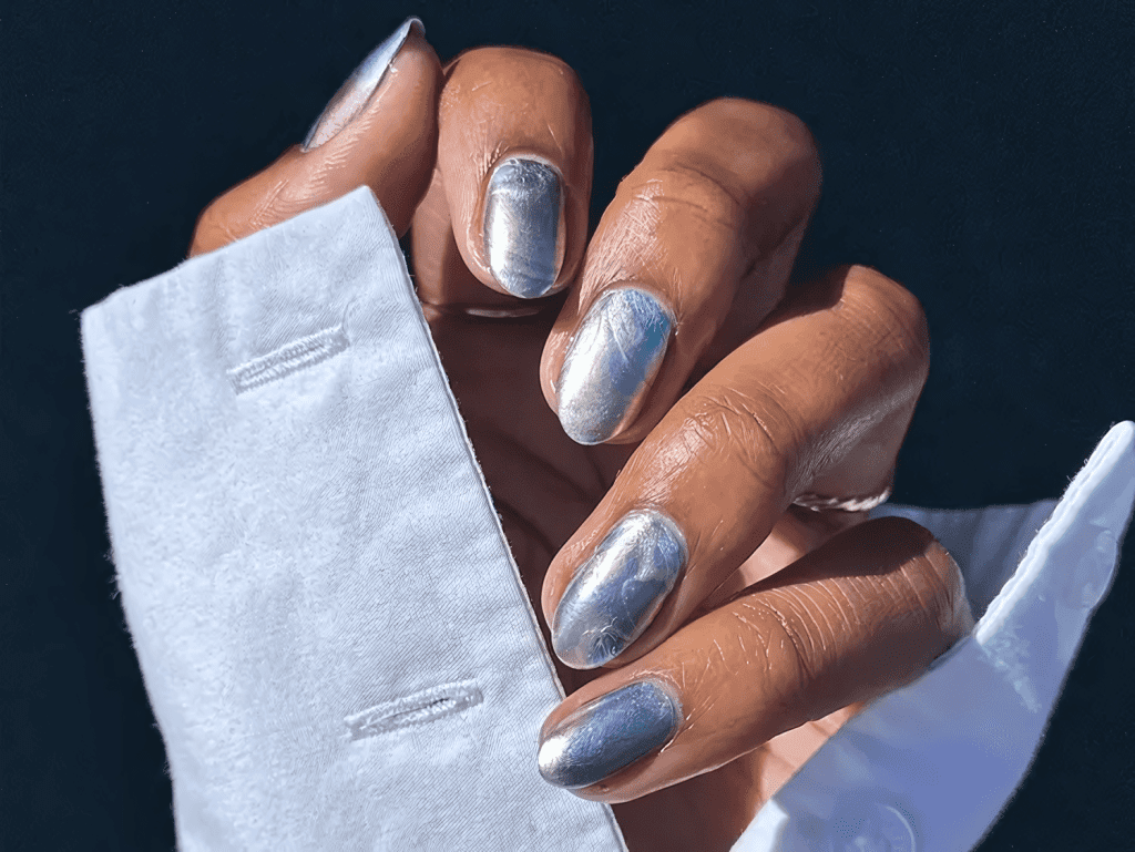 20 Short Chrome Nail Designs: Elevate Your Manicure with a Touch of Glamor