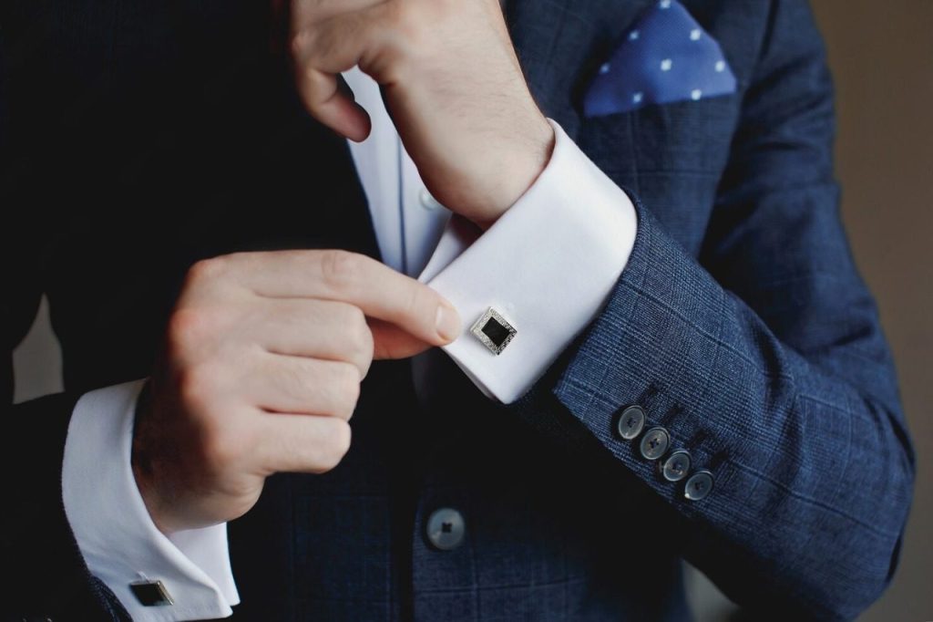 How to Wear Cufflinks