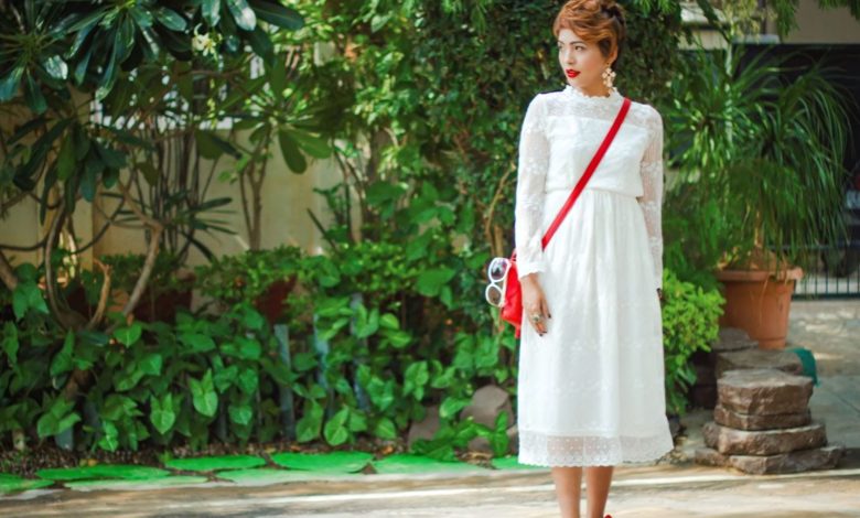 How to Wear a White Dress in a Trendsetting Style