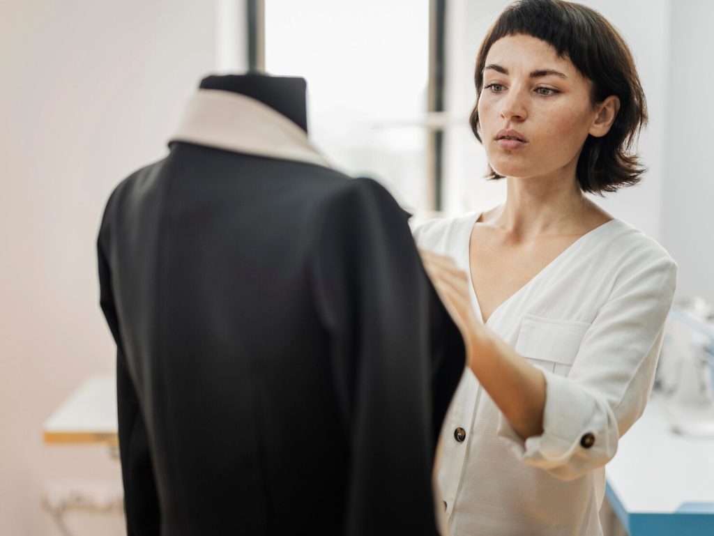 How To Become a Fashion Designer