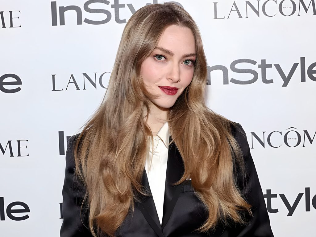 Amanda Seyfried Radiates with This Foundation