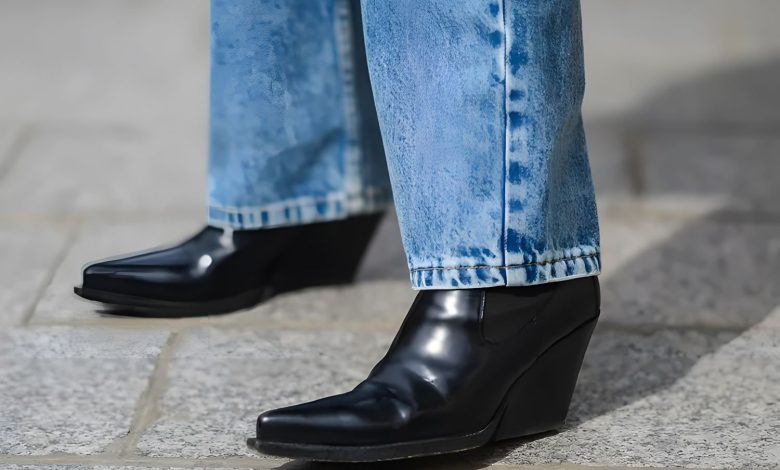 How to Pair Jeans with Cowboy Boots for a Stylish Look