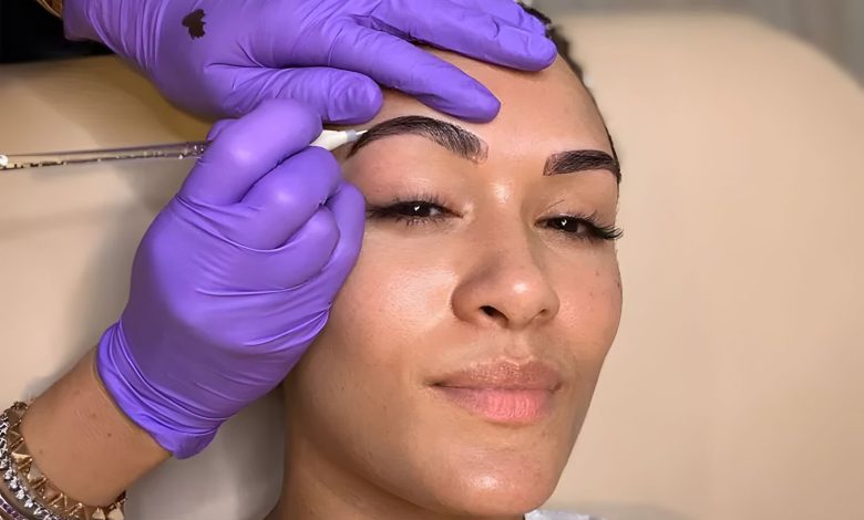 Understanding the Differences Between Powder Brows and Microblading