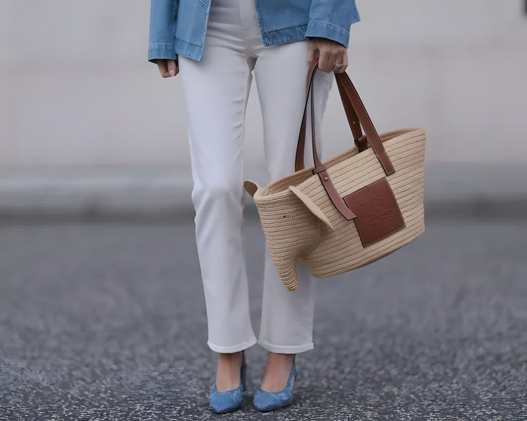 9 Chic White Jean Outfits for All Seasons